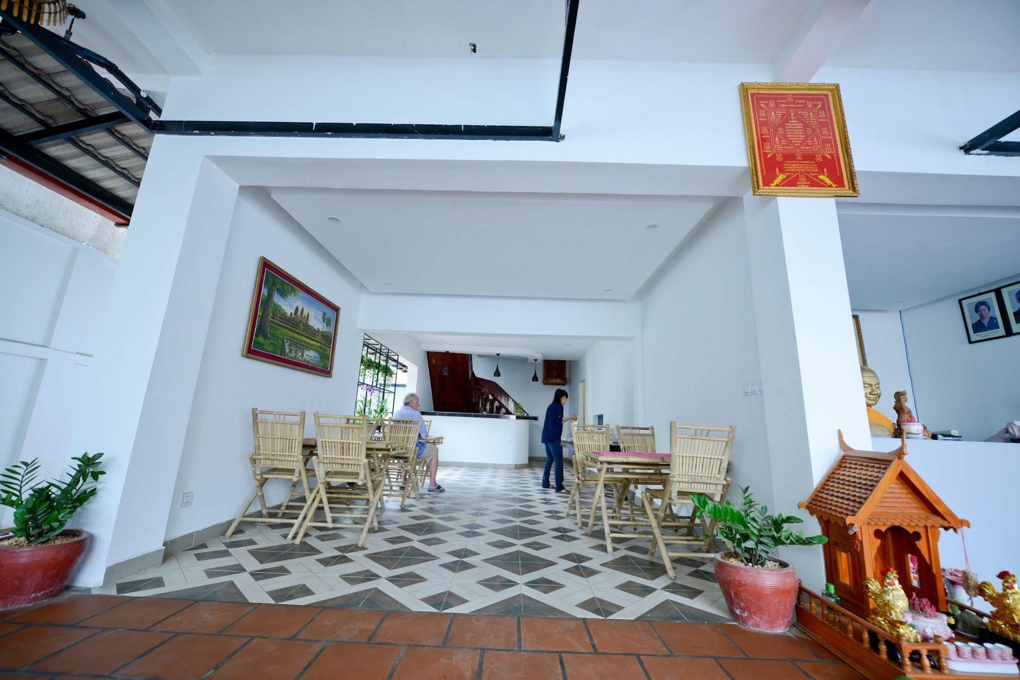 Mowin Boutique Hotel & Residence Phnom Penh Exterior foto